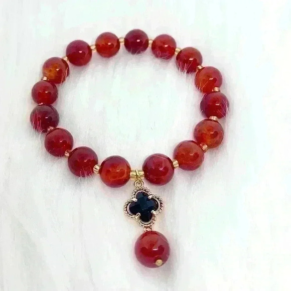 Natural Agate Four Leaf Clover Pendant Bracelet in Rust Red Orange - Picture 3 of 6